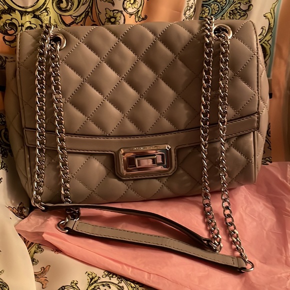 Michael Kors Grey Quilted Soft Leather Sholder Bag.Pristine Condition.⚠️FIRM⚠️ - Picture 15 of 15